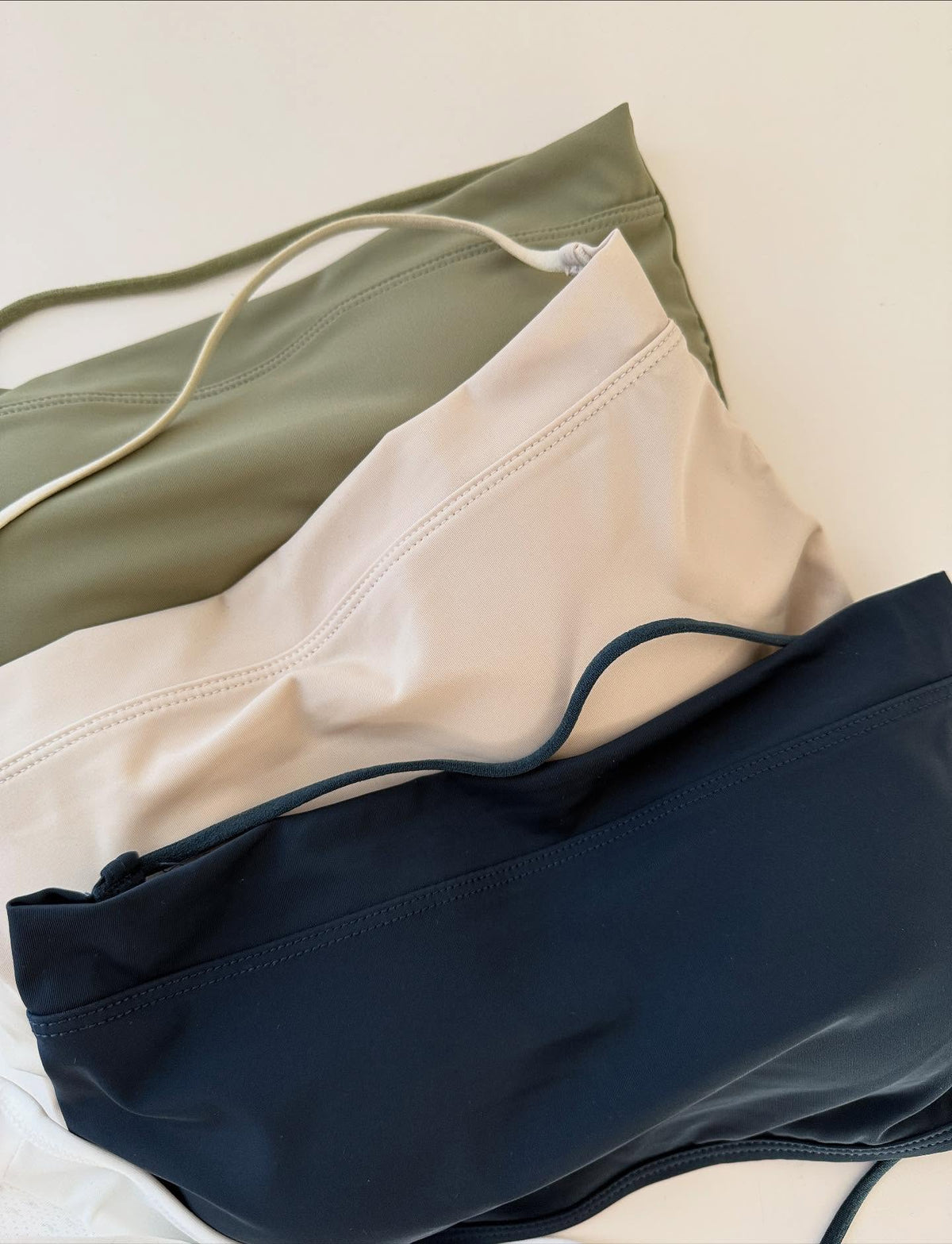 Seamless CrissCross(T) Strapless BraWithout Hooks Free Size(57/65)*